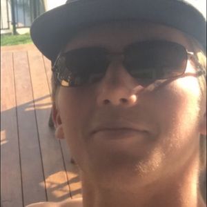 Meet your Posher, Raymond